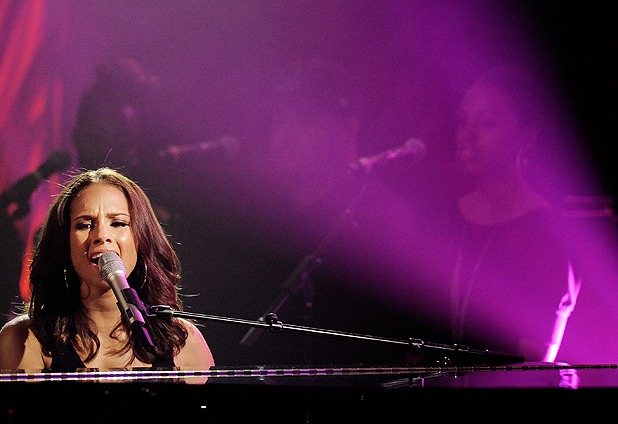 Bono temeroso de Alicia Keys 