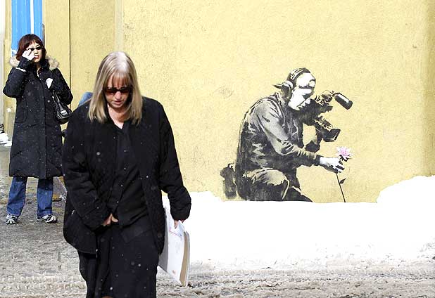 Subastan obras emblemáticas de Banksy 