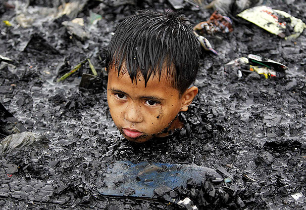 Incendio destruye uno de los sectores más pobres de Filipinas 