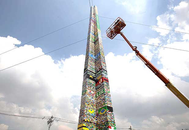 Gran torre de Lego en Brasil 