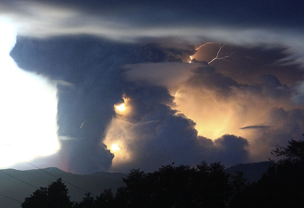 Erupción en el complejo volcánico Puyehue 