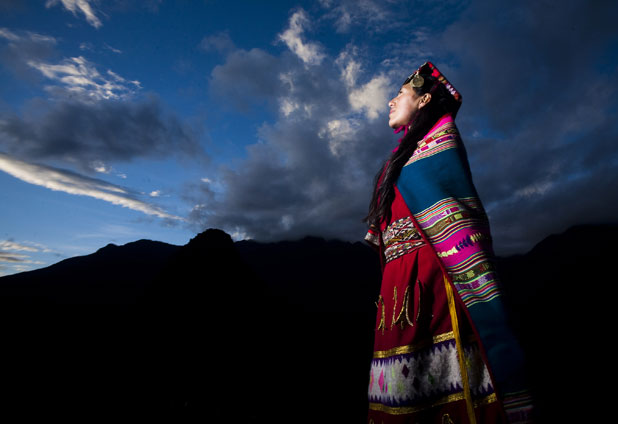 Celebración nocturna en Machu Picchu 