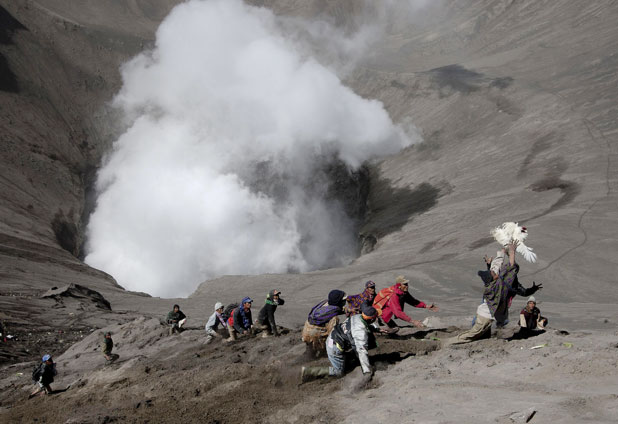 Persiguiendo gallinas dentro de un volcán 