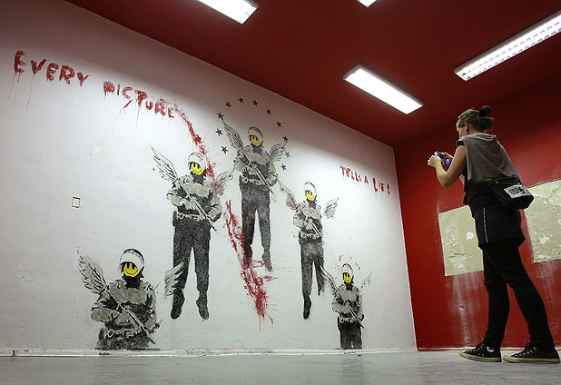 Subastan obras emblemáticas de Banksy 