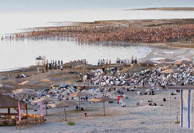 Spencer Tunick en el mar Muerto 