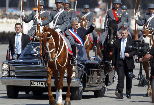 Piñera encabeza la Gran Parada Militar 