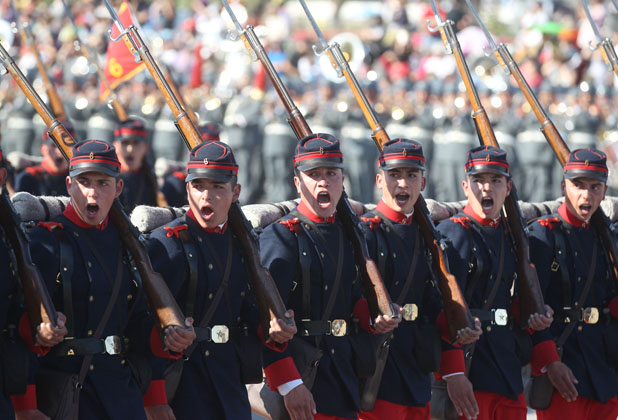 Piñera encabeza la Gran Parada Militar 