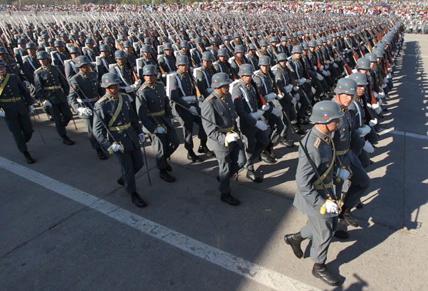 Piñera encabeza la Gran Parada Militar 