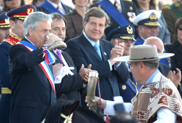 Piñera encabeza la Gran Parada Militar 