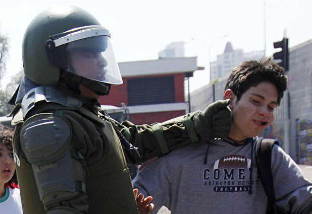 Police uses all their power against children in Chile 