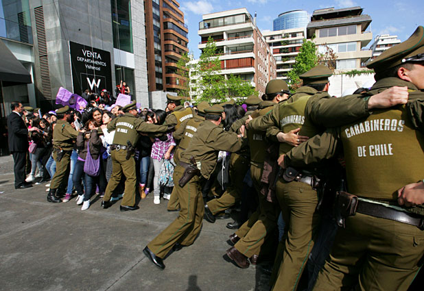 Fanáticos esperan a Justin Bieber 