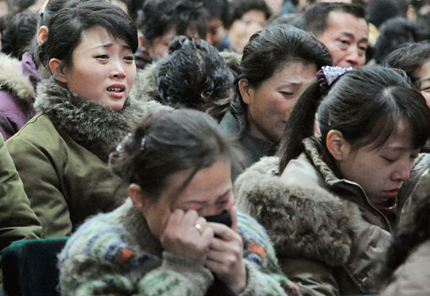 Miles lloran la muerte de Kim Jong-Il 