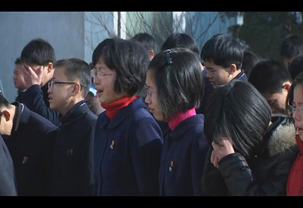 Miles lloran la muerte de Kim Jong-Il 