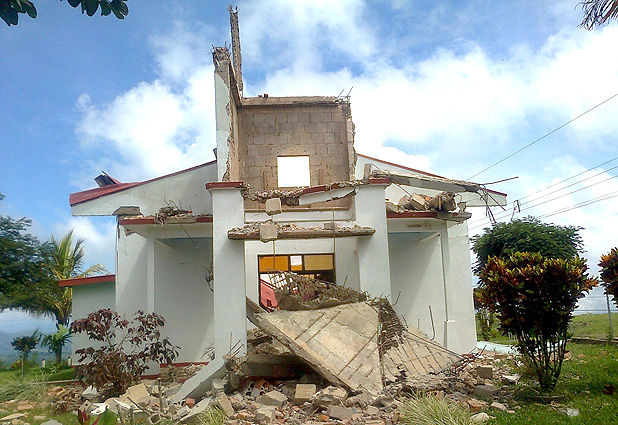 Terremoto 7,6 Richter sacude Costa Rica  