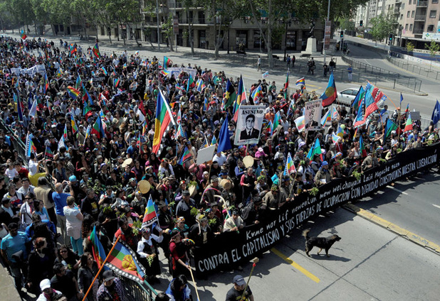 Marcha por los derechos del pueblo mapuche en Plaza Italia 