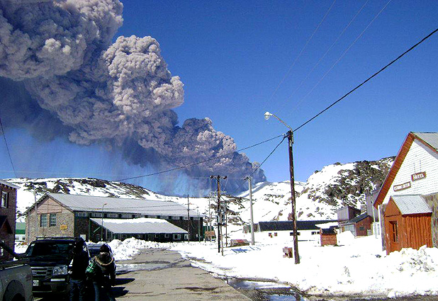 Preocupación en Argentina y Chile por volcán Copahue 