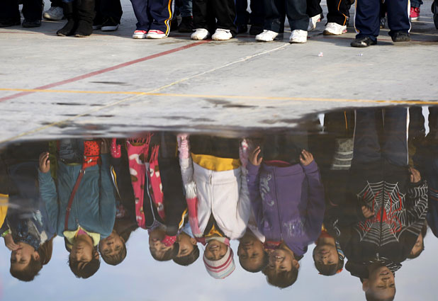 Children end their holydays and begin the school in Mexico 