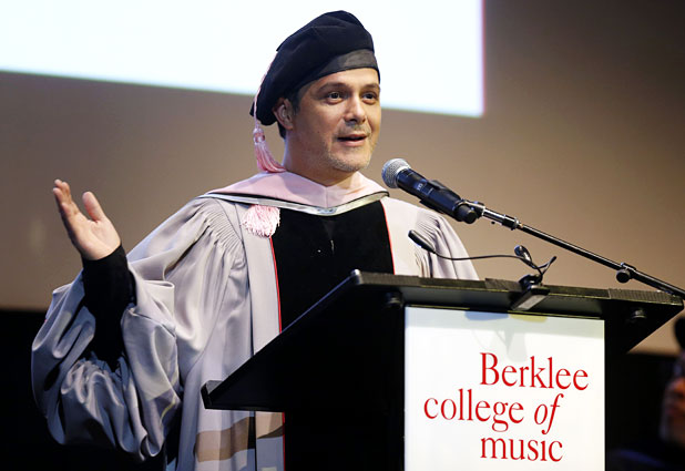 Alejandro Sanz investido doctor ´´honoris causa´´ por la Universidad de Berklee 