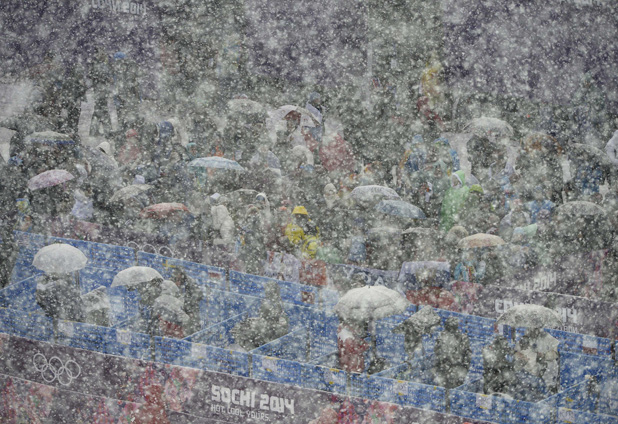 Snowy Olympics and fervent fans in Russia 