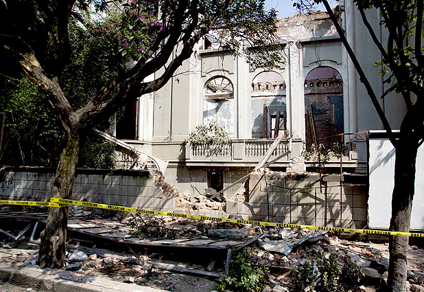 Terremoto de magnitud 7.5 sacude a México 