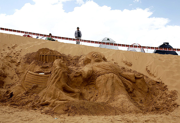 Sand sculpture in Bolivia 